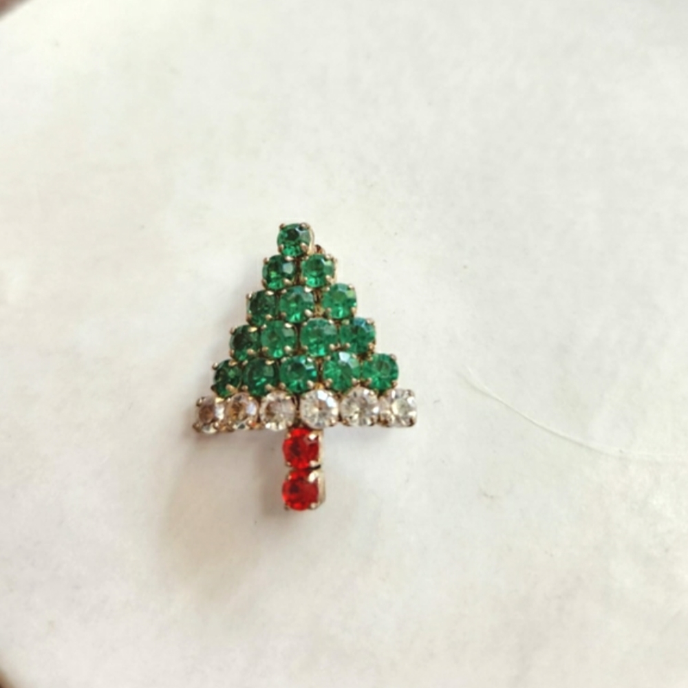 Christmas Tree Holiday Pin